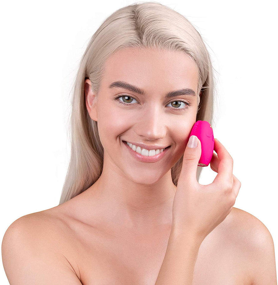 FOREO LUNA fofo Smart Facial Cleansing Brush and Skin Analyzer, Fuchsia, Personalized Cleansing for a Unique Skincare Routine, Bluetooth & Dedicated Smartphone App